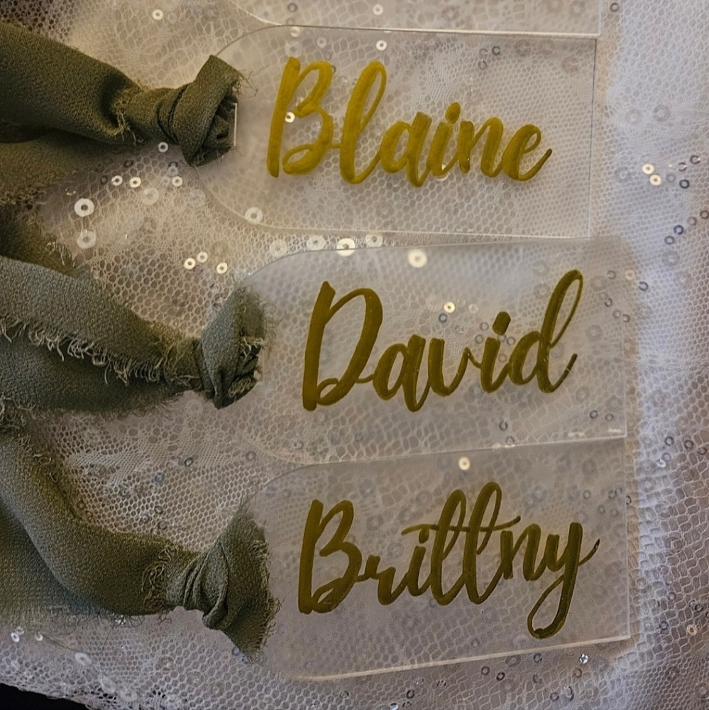 ✨ Custom Handwritten Acrylic Place Cards ✨ - Picture 4 of 5